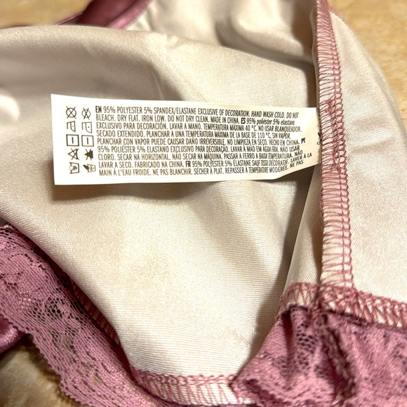 Forever 21 silky pink/purple stars cami - Picture 4 of 7